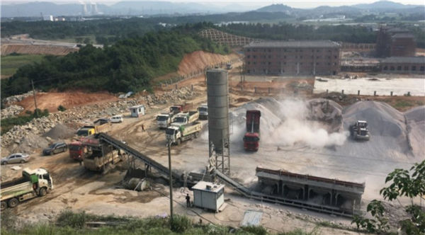 景南收费站水稳拌合站料厂